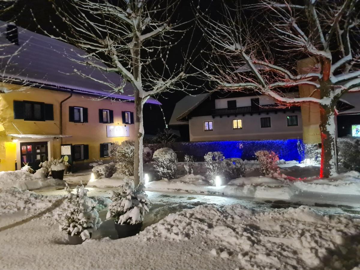 Hotel Gasthof zur Strass Eugendorf Exterior foto