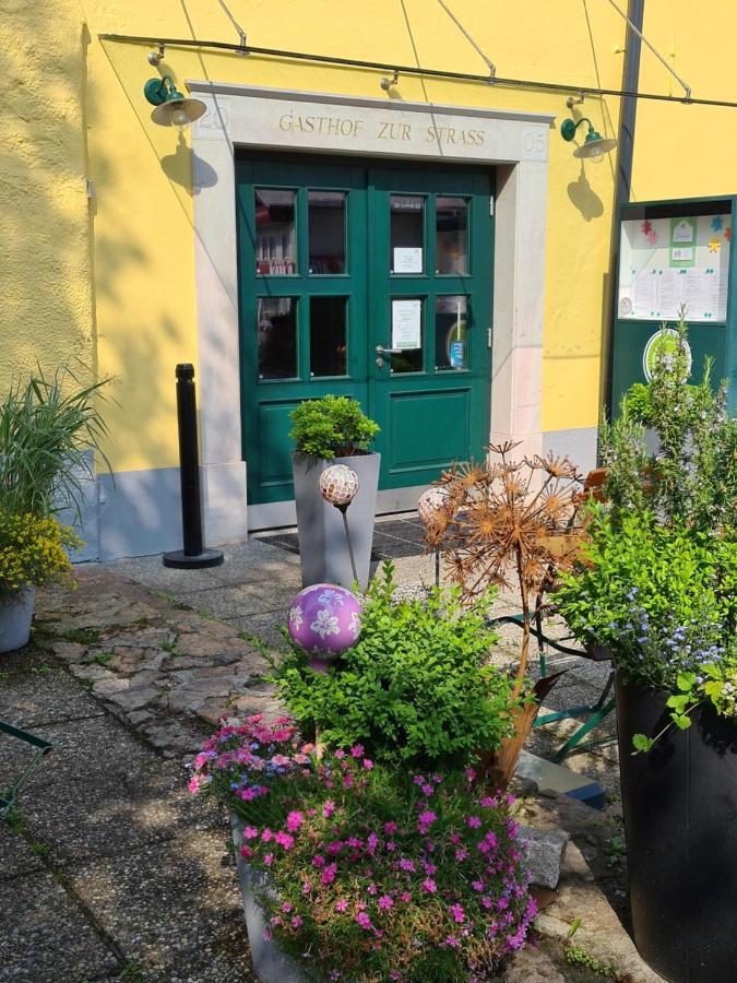 Hotel Gasthof zur Strass Eugendorf Exterior foto